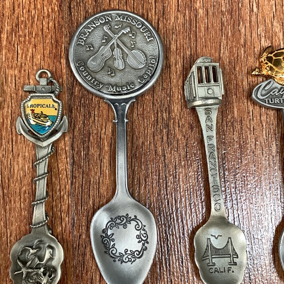 Vintage set of 8 souvenir travel pewter spoons Gish and Fort brands approx 4” - Picture 6 of 13